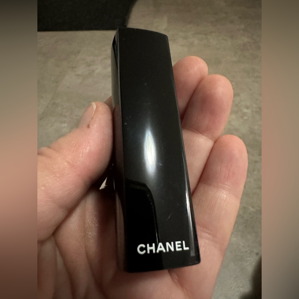 CHANEL Lipstick in Pirate 99